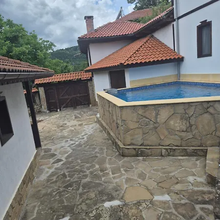 къща цачеви 2 * Trjavna